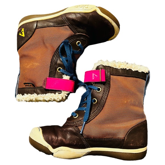 plae snow boots